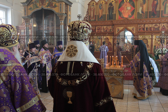 Панихида в Бобреневом монастыре (2018 год). Редакционное фото, фотограф Дмитрий Неумоин / Фотобанк Лори