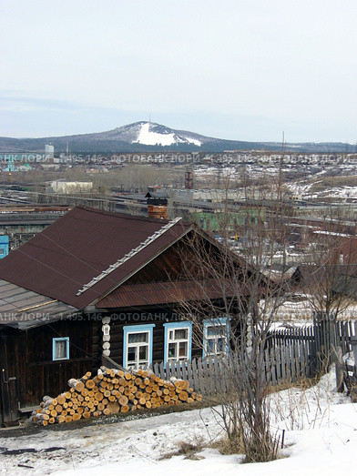Панорама города Ревда с видом на гору Волчиха (2008 год). Стоковое фото, фотограф Татьяна Злобина / Фотобанк Лори