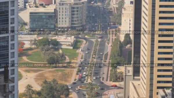 Panorama of street and roads in Dubai. Стоковое видео, видеограф Mikhail Davidovich / Фотобанк Лори