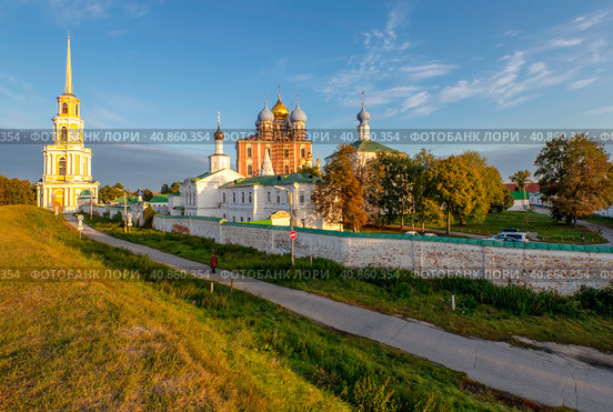 Панорама Рязанского Кремля. Колокольня и Успенский собор. Рязань (2019 год). Стоковое фото, фотограф Олег Пученков / Фотобанк Лори
