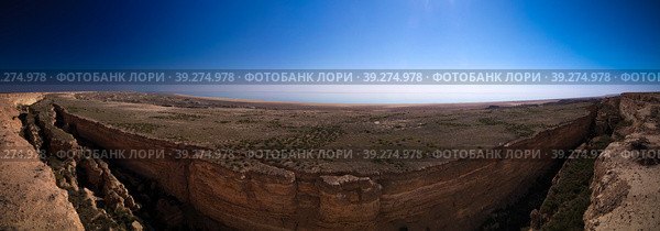 Panorama view to Aral sea from the rim of Plateau Ustyurt near Aktumsuk cape , Karakalpakstan, Uzbekistan. Стоковое фото, фотограф Сергей Майоров / Фотобанк Лори