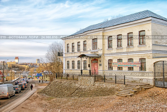 Пантелеевский особняк на ивангородской Горке (Ивангородский художественный музей) рядом с российско-эстонской границей. Ивангород (2017 год). Редакционное фото, фотограф Румянцева Наталия / Фотобанк Лори