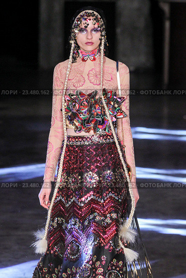PARIS, FRANCE - OCTOBER 01: A model walks the runway during the Manish Arora show as part of the Paris Fashion Week Womenswear Spring/Summer 2016 on October 1, 2015 in Paris, France. Редакционное фото, фотограф Anton Oparin / Фотобанк Лори