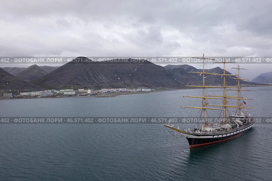 Парусное судно в море. Стоковое фото, фотограф Борис Зенин / ТАСС / Фотобанк Лори