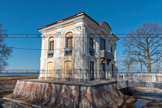 Павильон Эрмитаж. Петергоф. Санкт-Петербург (2018 год). Редакционное фото, фотограф Александр Щепин / Фотобанк Лори