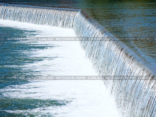 Перепад уровня воды на реке. Стоковое фото, фотограф Юрий Брыкайло / Фотобанк Лори