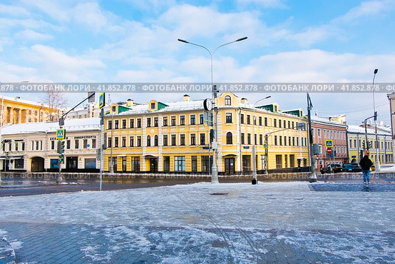 Пересечение улицы Петровка и Петровского бульвара. Зимний день. Москва (2023 год). Редакционное фото, фотограф E. O. / Фотобанк Лори
