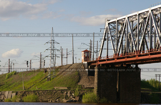Пермь. Железнодорожный мост через реку Кама (2007 год). Стоковое фото, фотограф Дмитрий Щукин / Фотобанк Лори