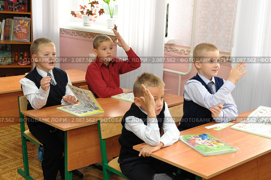 Первоклассники готовы ответить на вопрос (2010 год). Редакционное фото, фотограф Вячеслав Палес / Фотобанк Лори