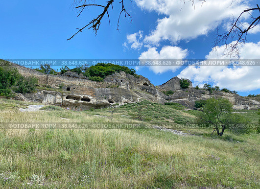 Пещерный город Чуфут-Кале, Бахчисарай, Крым (2022 год). Стоковое фото, фотограф Мария Кылосова / Фотобанк Лори