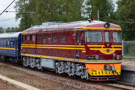 Петергоф. Вокзал. Экспозиция РЖД. Тепловоз ТЭП60-0904. Редакционное фото, фотограф Литвяк Игорь / Фотобанк Лори