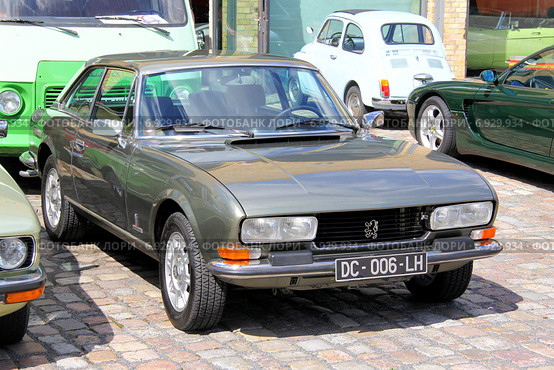 Peugeot 504 Coupe (2014 год). Редакционное фото, фотограф Art Konovalov / Фотобанк Лори