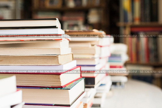 pile books bookstore. Beautiful photo. pile books bookstore. Стоковое фото, агентство Ingram Publishing / Фотобанк Лори