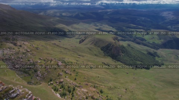 Плато Большой Бермамыт. Стоковое видео, видеограф Максим Бойков / Фотобанк Лори