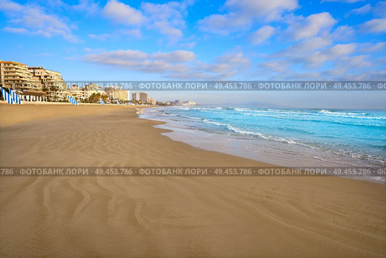 Playa Morro de Gos beach in Oropesa del Mar of Castellon Spain. Стоковое фото, агентство Ingram Publishing / Фотобанк Лори
