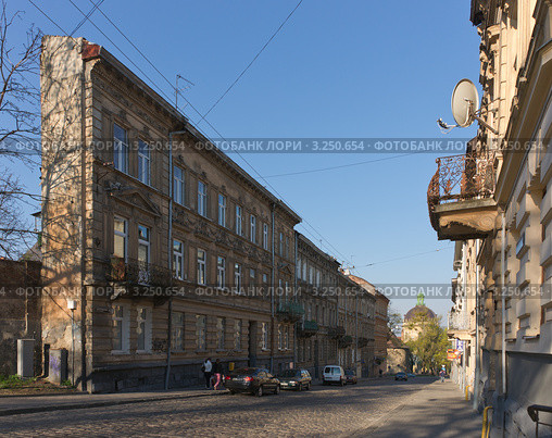 Плоский дом на улице Лысенко (2011 год). Редакционное фото, фотограф Павел Широков / Фотобанк Лори