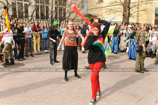 Пойерщики на параде мыльных пузырей Dreamflash (2012 год). Редакционное фото, фотограф Алёшина Оксана / Фотобанк Лори