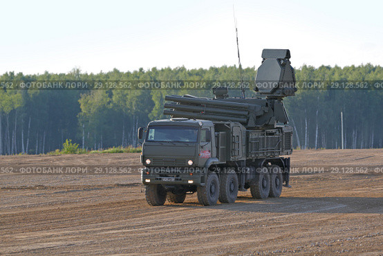 Полигон "Алабино", Московская область. "Панцирь-С1" - российский самоходный зенитный ракетно-пушечный комплекс (ЗРПК) на Международном военно-техническом форуме "Армия-2018" Редакционное фото, фотограф Игорь Долгов / Фотобанк Лори