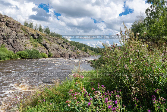 Порог Ревун на реке Исеть, Каменский городской округ, Свердловская область (2024 год). Стоковое фото, фотограф Pukhov K / Фотобанк Лори