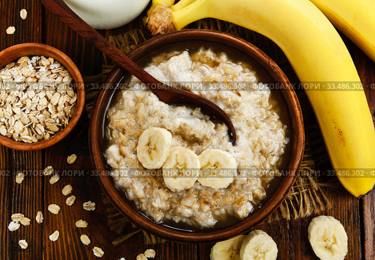 Porridge with bananas and honey. Стоковое фото, фотограф Надежда Мишкова / Фотобанк Лори