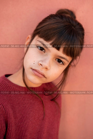 portrait little girl being serious 2. Стоковое фото, агентство Ingram Publishing / Фотобанк Лори