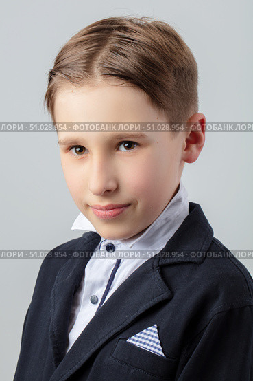 Portrait of a funny boy in retro style with a classic hairstyle and in a suit. Стоковое фото, фотограф Лазаренко Светлана / Фотобанк Лори
