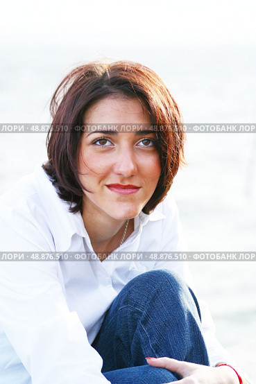 Portrait of an attractive woman with a bob haircut. Стоковое фото, агентство Ingram Publishing / Фотобанк Лори