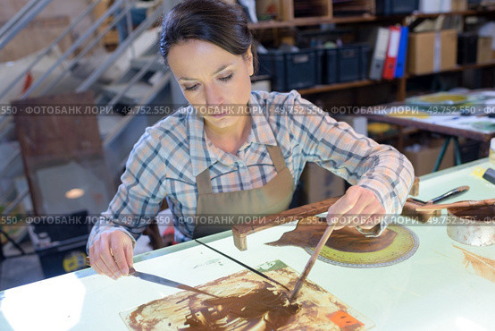 portrait of artist at work. Стоковое фото, агентство Ingram Publishing / Фотобанк Лори