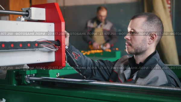 Portrait of electrician builder engineer during work. Стоковое видео, видеограф Константин Шишкин / Фотобанк Лори