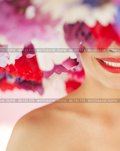 Portrait of the beautiful nymph wearing giant chaplet. Стоковое фото, агентство Ingram Publishing / Фотобанк Лори