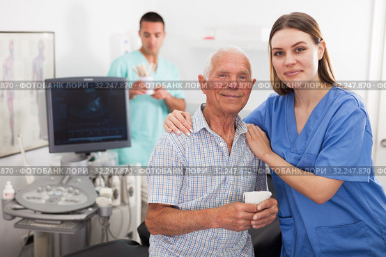 Portrait of USG doctor with patient. Стоковое фото, фотограф Яков Филимонов / Фотобанк Лори