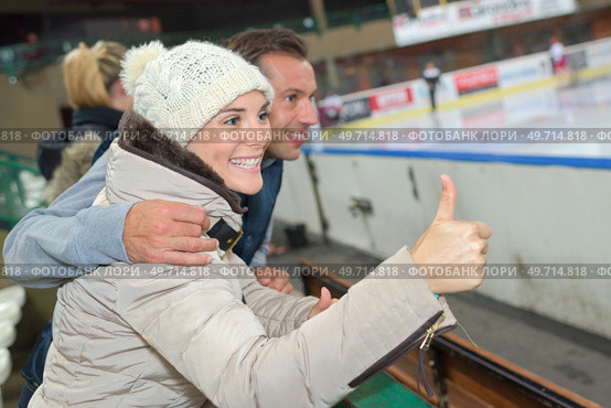 portrait of very supportive parents. Стоковое фото, агентство Ingram Publishing / Фотобанк Лори