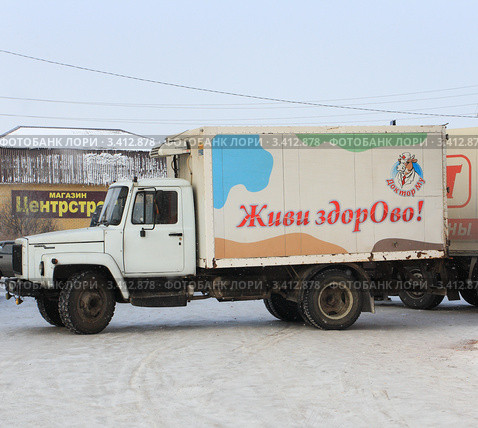 Пожелание жить здорово. Автомобиль с продуктами (2012 год). Редакционное фото, фотограф Анатолий Матвейчук / Фотобанк Лори