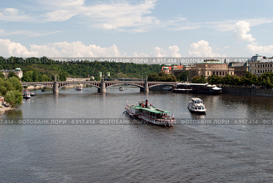 Прага. Манесов мост через Вталву (2013 год). Редакционное фото, фотограф Григорий Стоякин / Фотобанк Лори