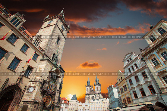 Prague Old town square, Tyn Cathedral. under sunlight. Стоковое фото, агентство Ingram Publishing / Фотобанк Лори