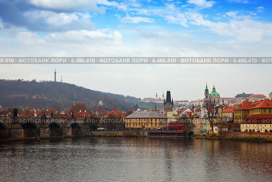 Prague wih Charles bridge (2011 год). Стоковое фото, фотограф Яков Филимонов / Фотобанк Лори
