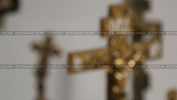 Православный крест символизирующий распятие в церкви (2020 год). Редакционное видео, видеограф Кузнецов Максим / Фотобанк Лори