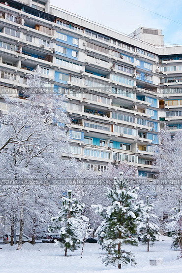 Предновогодний снегопад. Микрорайон Северное Чертаново. Москва. Редакционное фото, фотограф E. O. / Фотобанк Лори