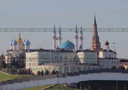 Президентский дворец и храмы в Казанcком кремле (2014 год). Стоковое фото, фотограф Вадим Хомяков / Фотобанк Лори