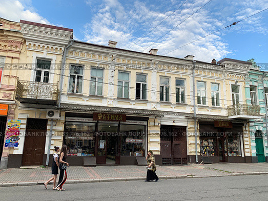 Проспект Мира, дом 16, бывший дом купцов Асанова и Нагиева. Владикавказ. Республика Северная Осетия — Алания (2019 год). Редакционное фото, фотограф Овчинникова Ирина / Фотобанк Лори