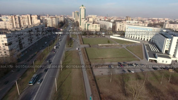 Проспект Ветеранов и здание городского онкологического центра, город Санкт-Петербург (2016 год). Стоковое видео, видеограф Кекяляйнен Андрей / Фотобанк Лори