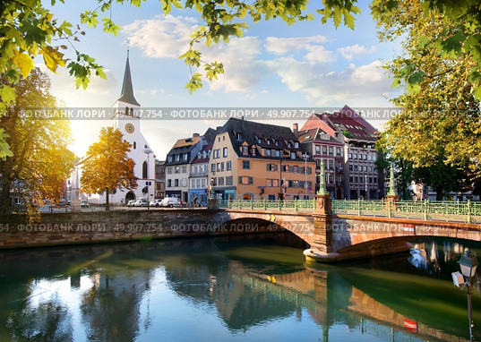Protestant church of Saint Guillaume in Strasbourg, France. Стоковое фото, агентство Ingram Publishing / Фотобанк Лори
