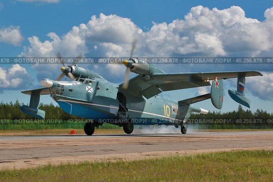 Противолодочный самолёт-амфибия Бе-12 морской авиации ВМФ России (2020 год). Редакционное фото, фотограф Александр Тарасенков / Фотобанк Лори