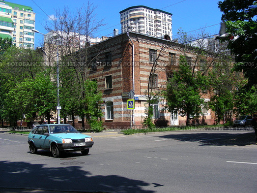 Пятиэтажный трёхподъездный кирпичный жилой дом (1959 года постройки). 11-я Парковая улица, 26а. Район Восточное Измайлово. Город Москва (2014 год). Редакционное фото, фотограф lana1501 / Фотобанк Лори