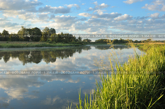 Рассвет на реке. Стоковое фото, фотограф Владимир Блинов / Фотобанк Лори