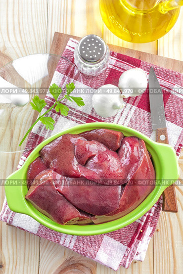 Raw liver. Стоковое фото, агентство Ingram Publishing / Фотобанк Лори