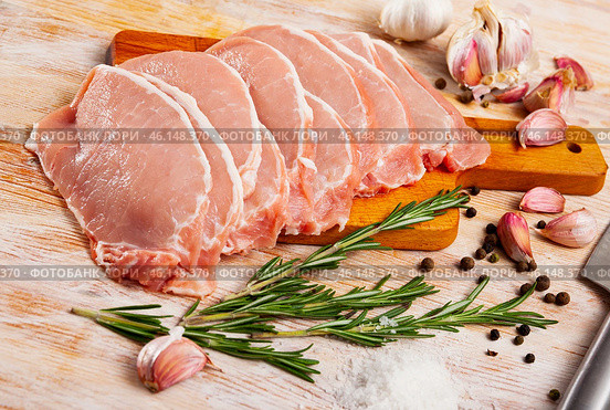 Raw pork fillet ready for cooking. Стоковое фото, фотограф Яков Филимонов / Фотобанк Лори