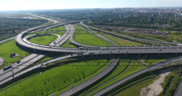 Развязка Западного скоростного диаметра в районе Дачного проспекта. Санкт-Петербург (2017 год). Стоковое видео, видеограф Кекяляйнен Андрей / Фотобанк Лори