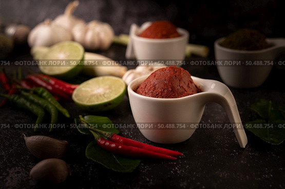 Red curry paste made from chili. Стоковое фото, агентство Ingram Publishing / Фотобанк Лори