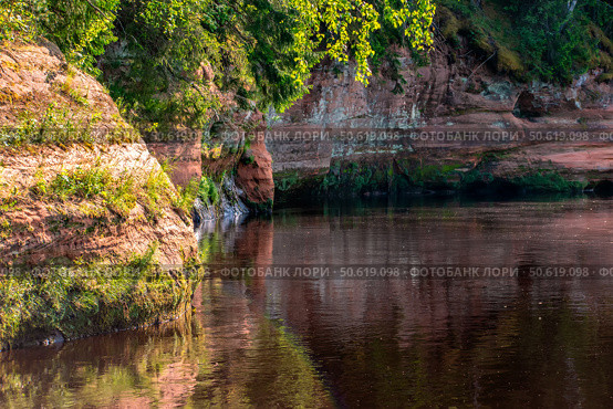 Red sandy coast of Oredezh River. Стоковое фото, фотограф Irina Kruk / Фотобанк Лори